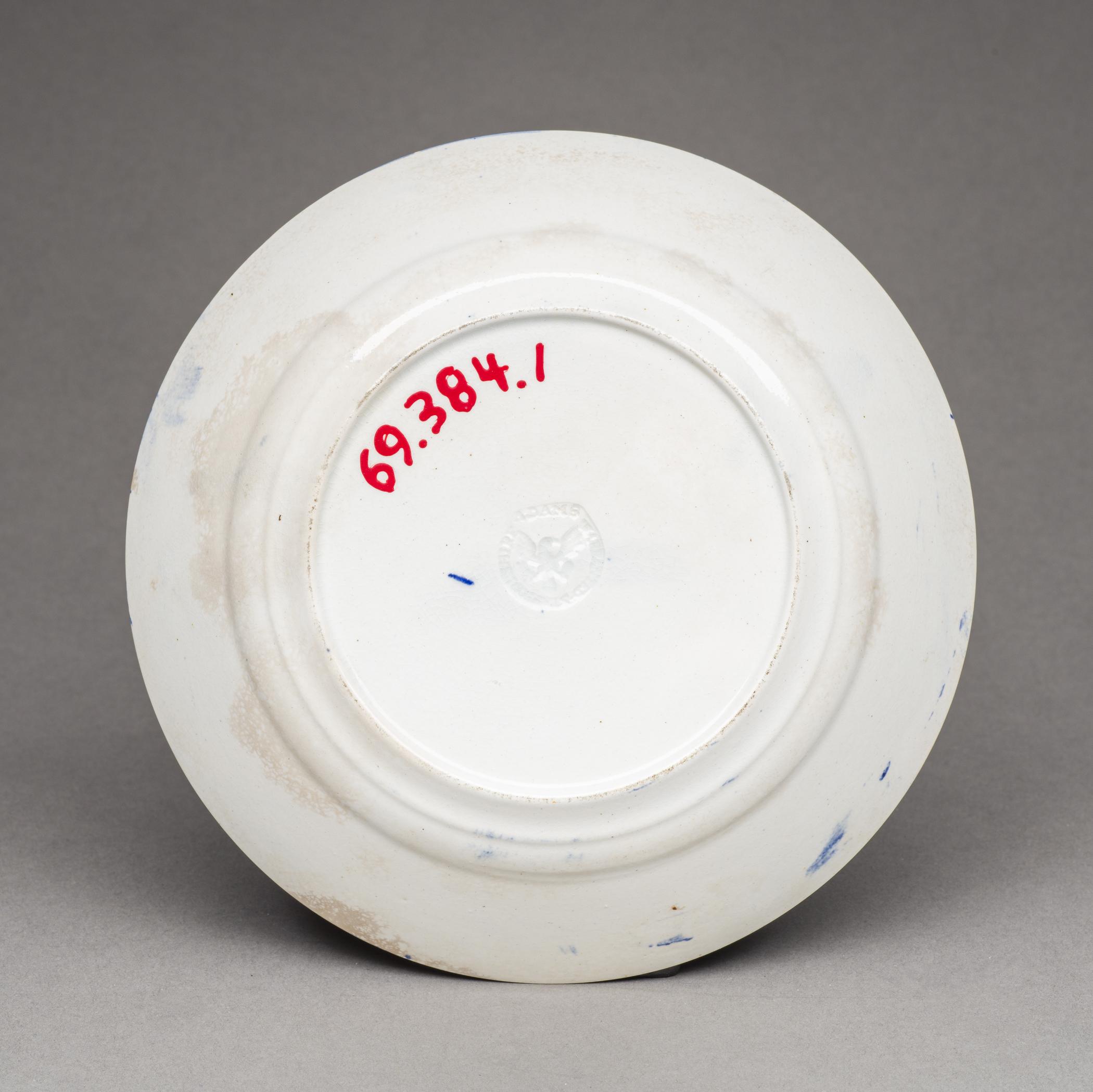 1969.0384.001 Saucer, view 2