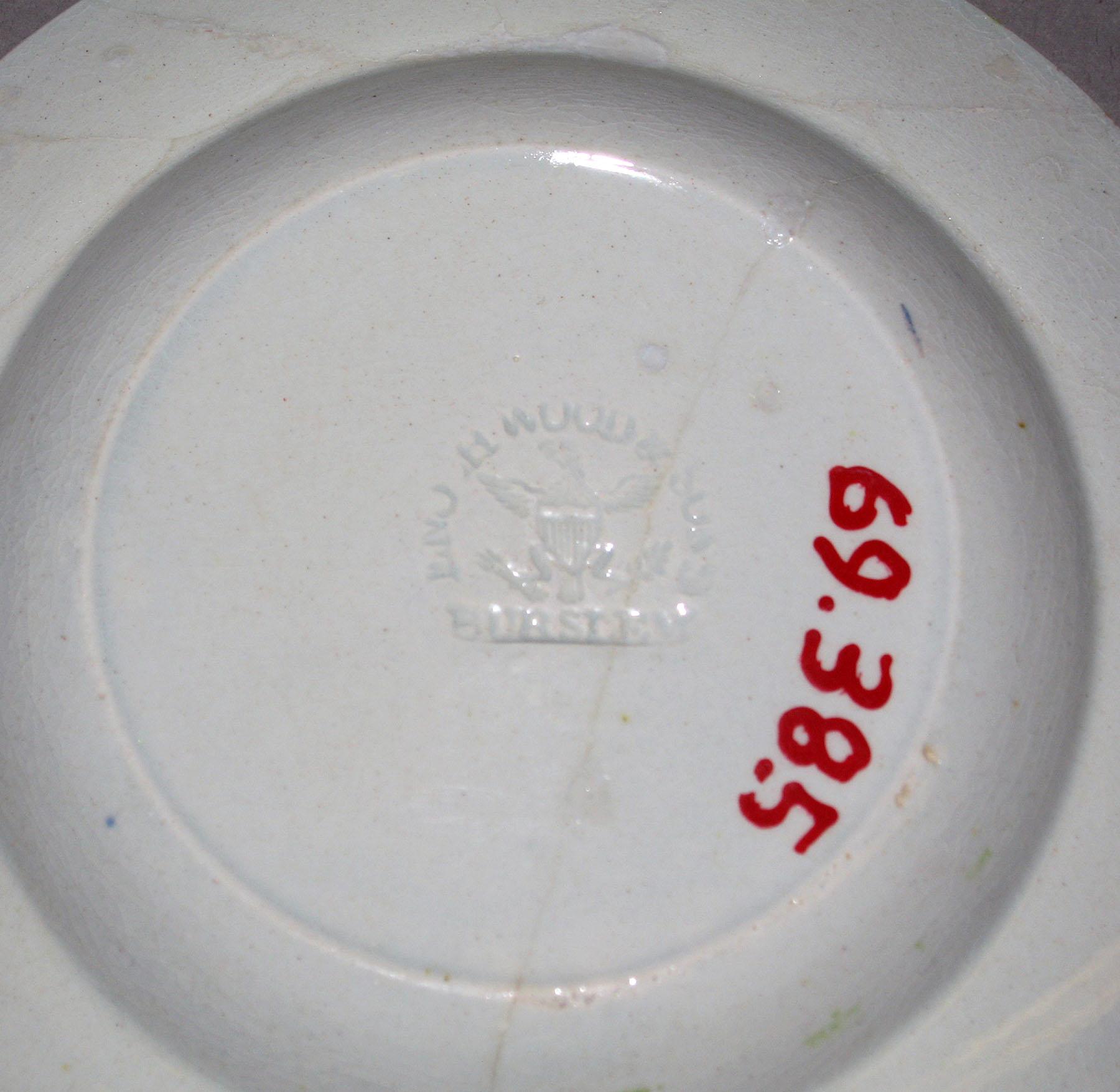 1969.0385 Wood earthenware plate (mark)