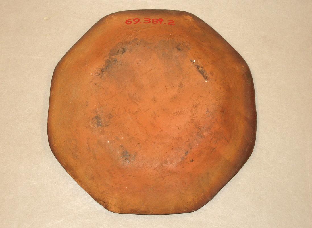 1969.0389.002 Dish (underside)