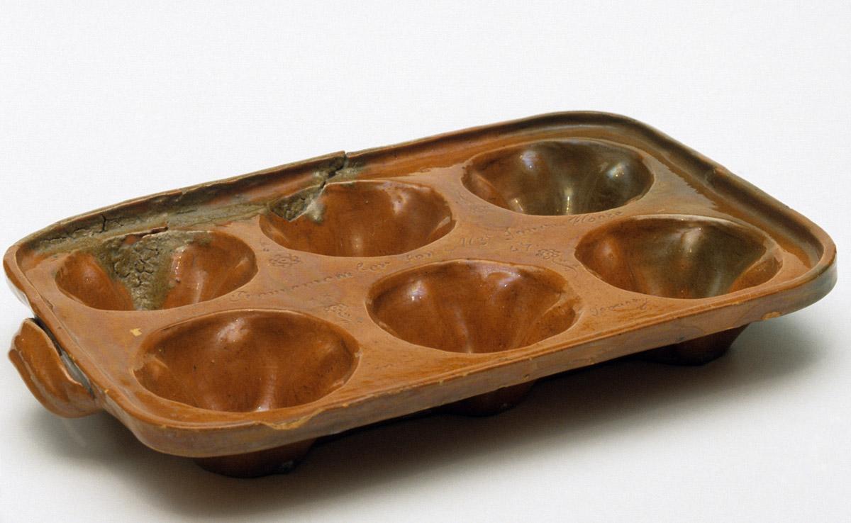 1969.0399 Mold, Food mold