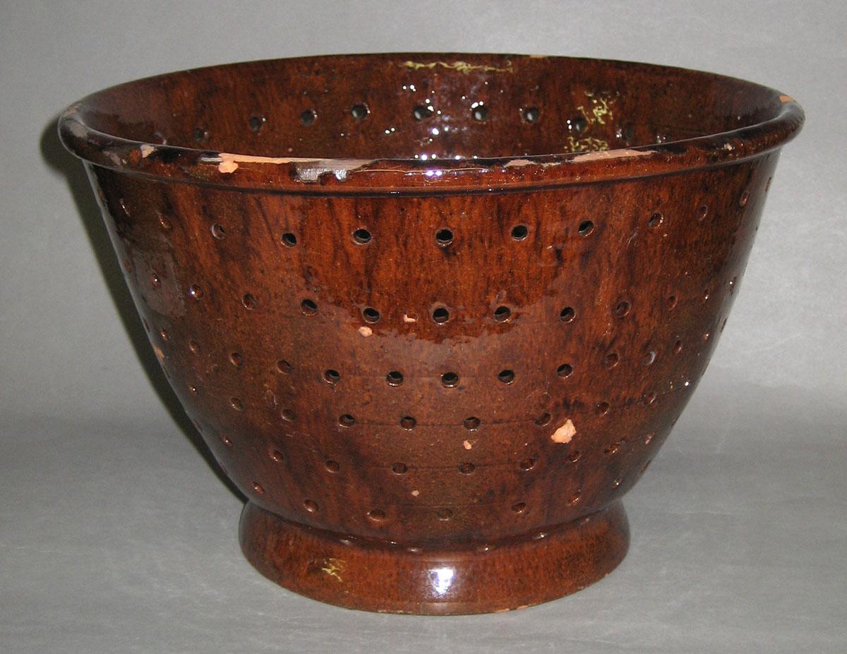 1969.0403 Colander