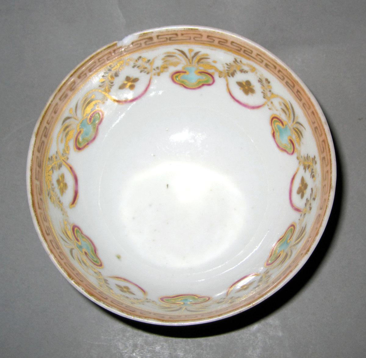 1969.0410.003 Porcelain teabowl top