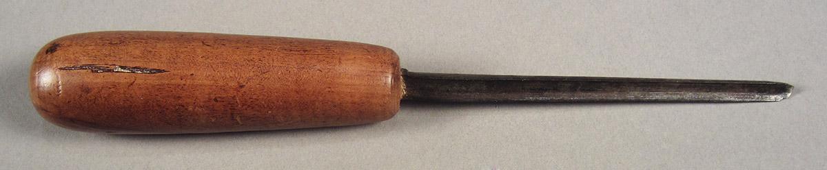 1957.0026.591, Carving gouge, overall