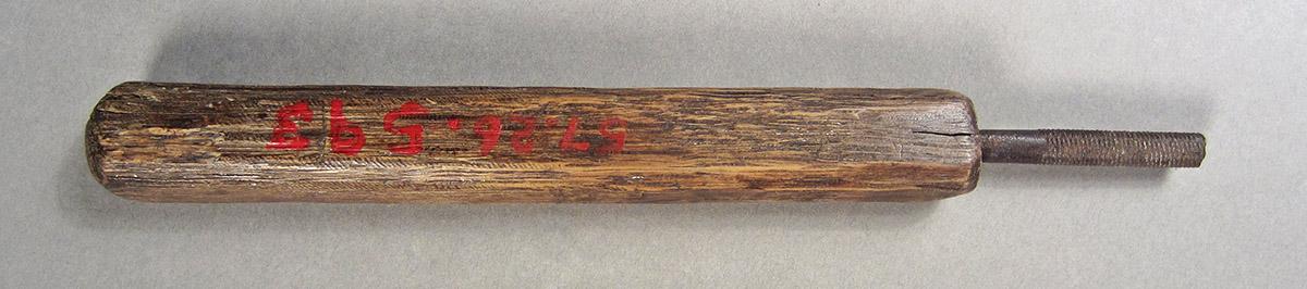 1957.0026.593, Round file, side 1