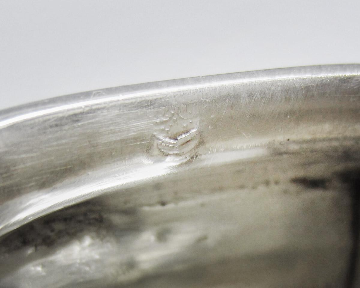 1969.0458 A Snuff box, mark 5