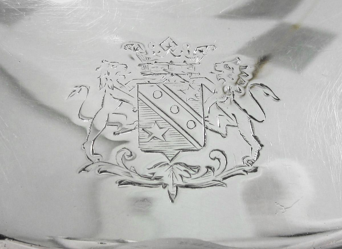 1969.0458 A Snuff box, engraving