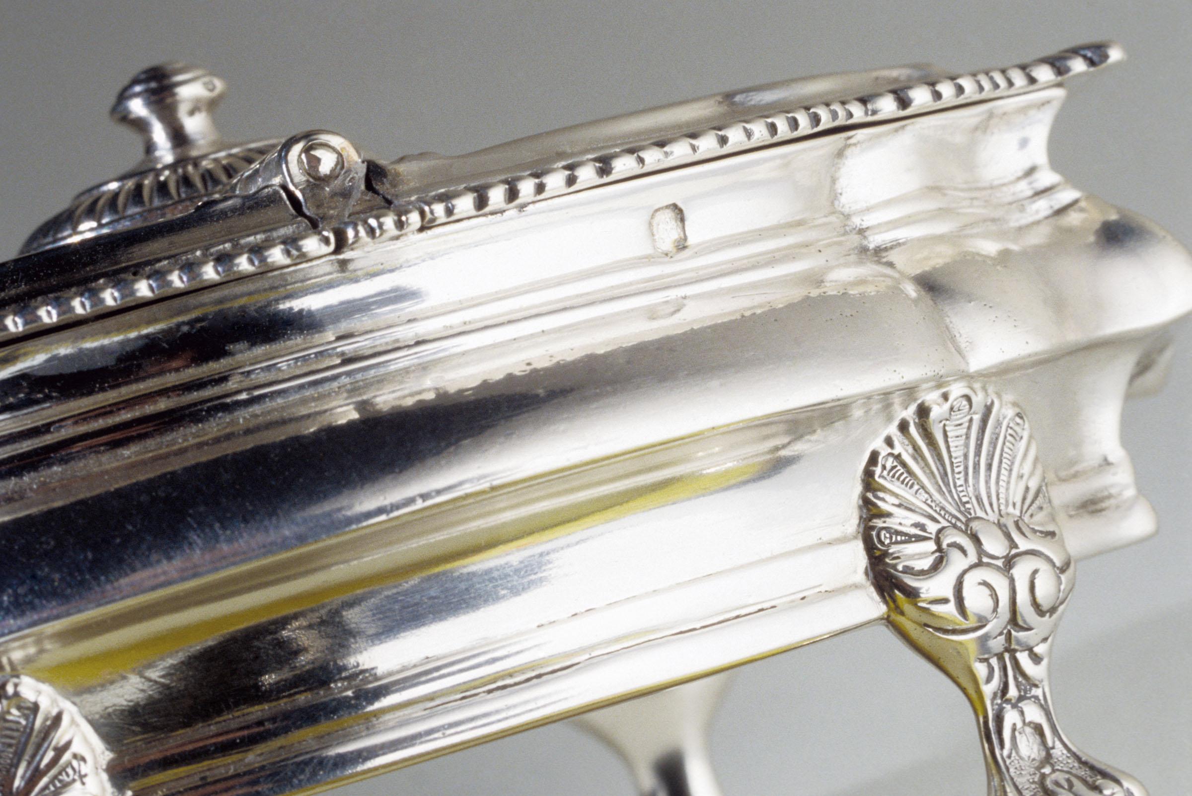 1969.0458 A, B Snuff Box, detail 1