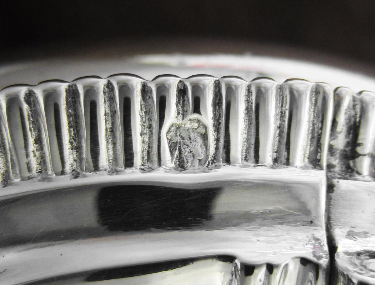 1969.0458 A Snuff box, mark 3