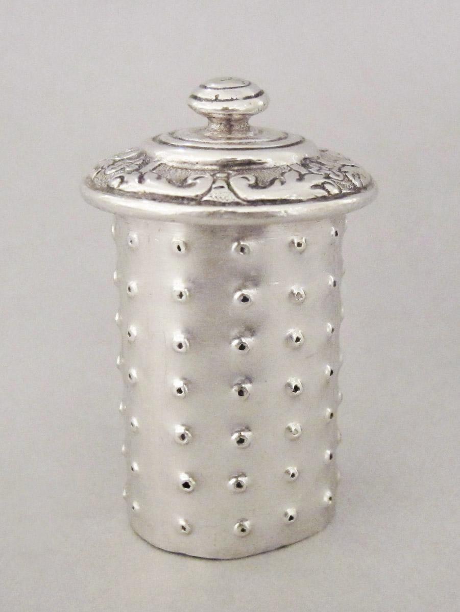 1969.0459 B Snuff box, grater