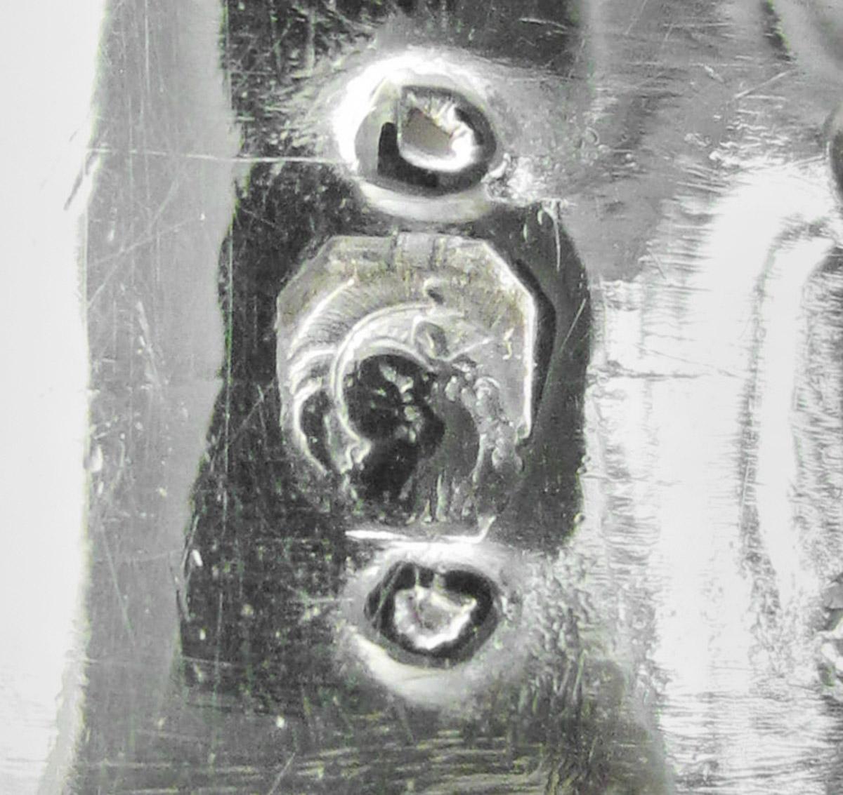 1969.0459 B Snuff box, grater, mark 1