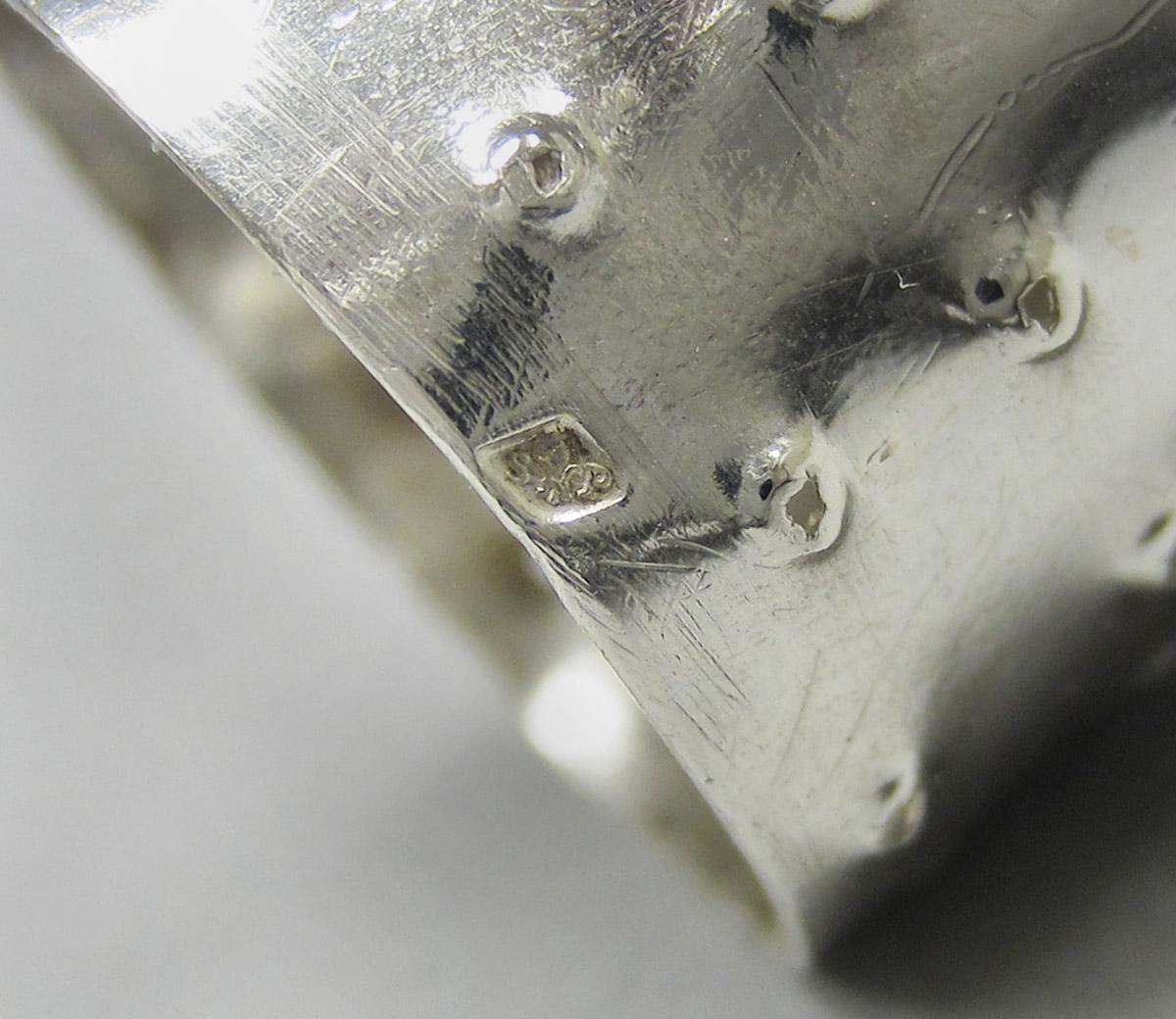 1969.0459 B Snuff box, grater, mark 2
