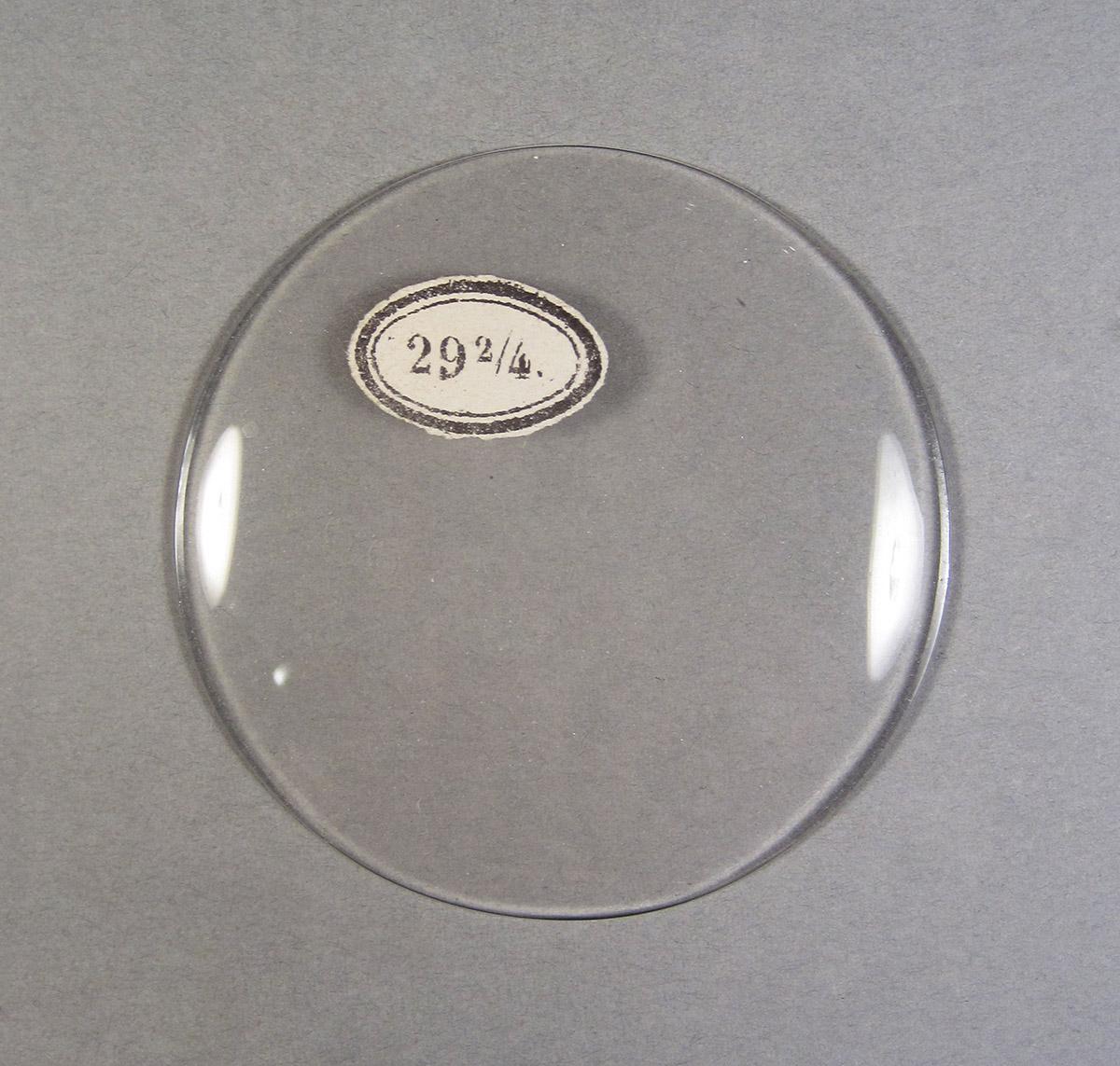 1957.0026.606, Box of watch crystals, crystal top