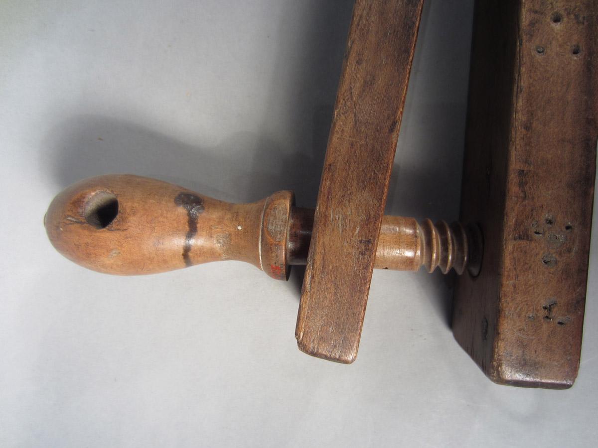 1957.0026.608 A-E Clamp, View 3