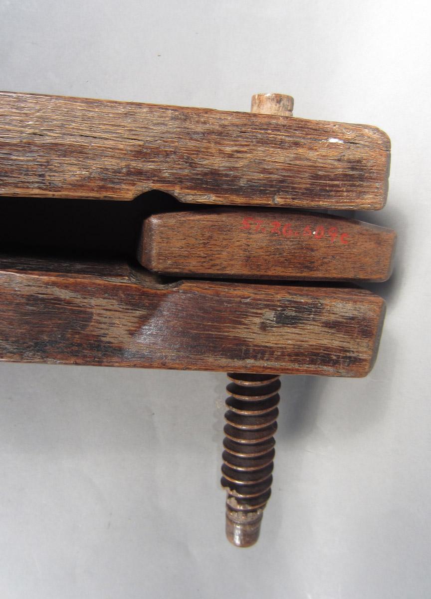 1957.0026.609 A-E Clamp, View 3