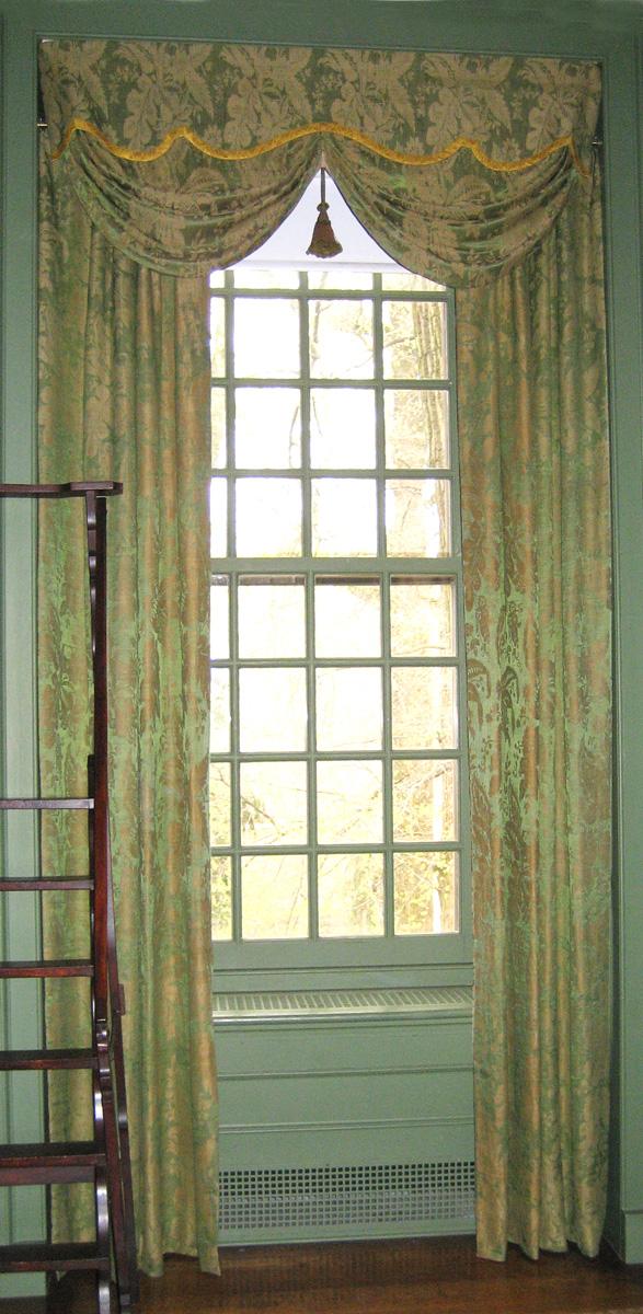 1969.0504.004 Window hangings