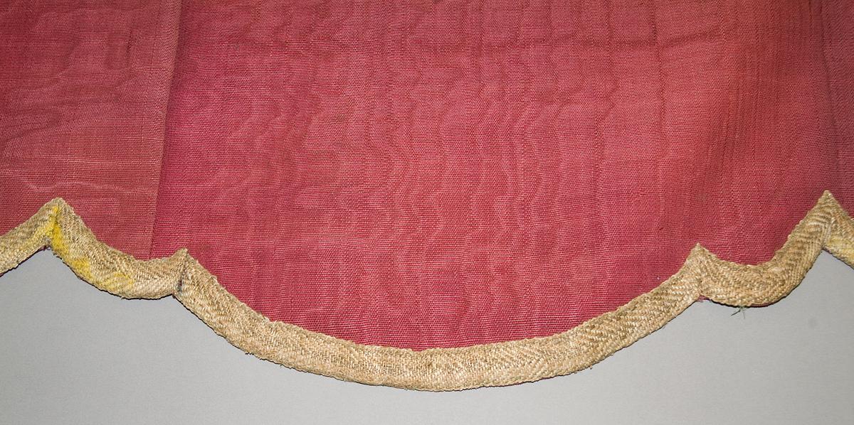 1969.0509 Window hanging, valance detail