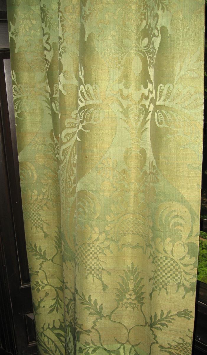 1969.0512 fabric detail