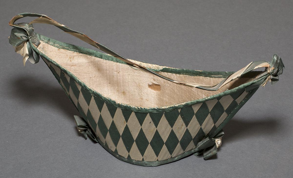 1969.0514.002 Basket, Side