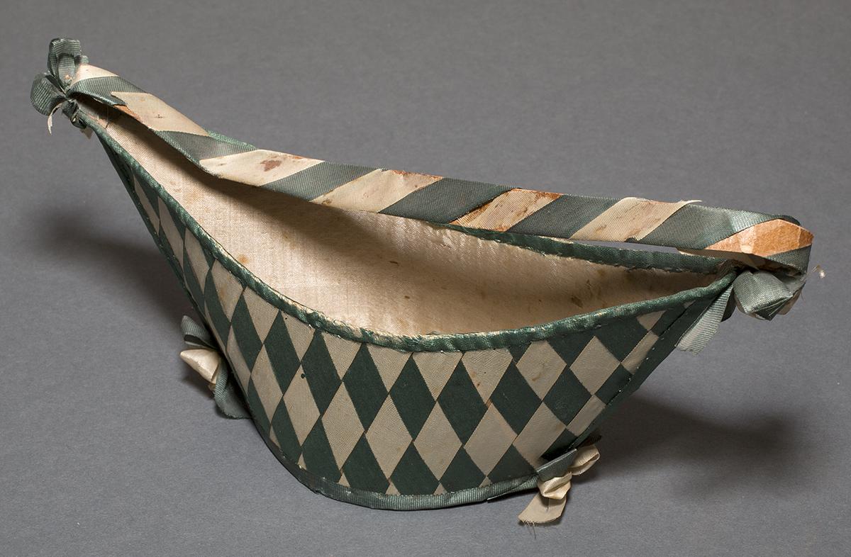 1969.0514.002 Basket, Side 2
