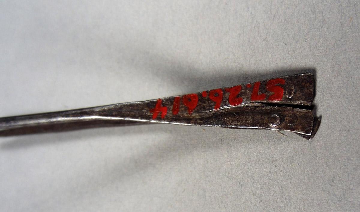1957.0026.614 Tweezers, Detail