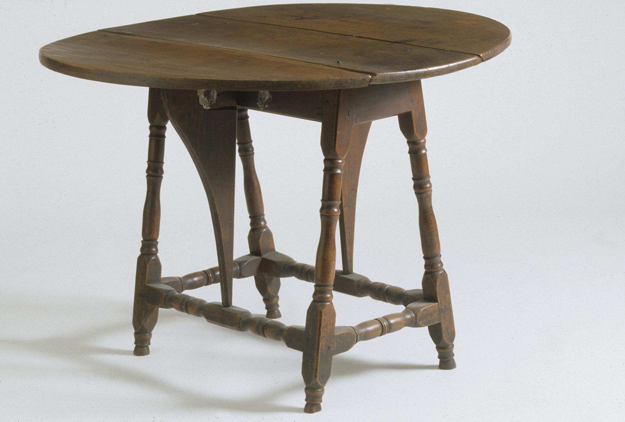 1969.0517 Table, Drop Leaf table, view 1