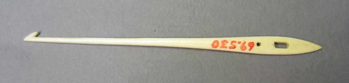 1969.0530 Sley hook, View 2