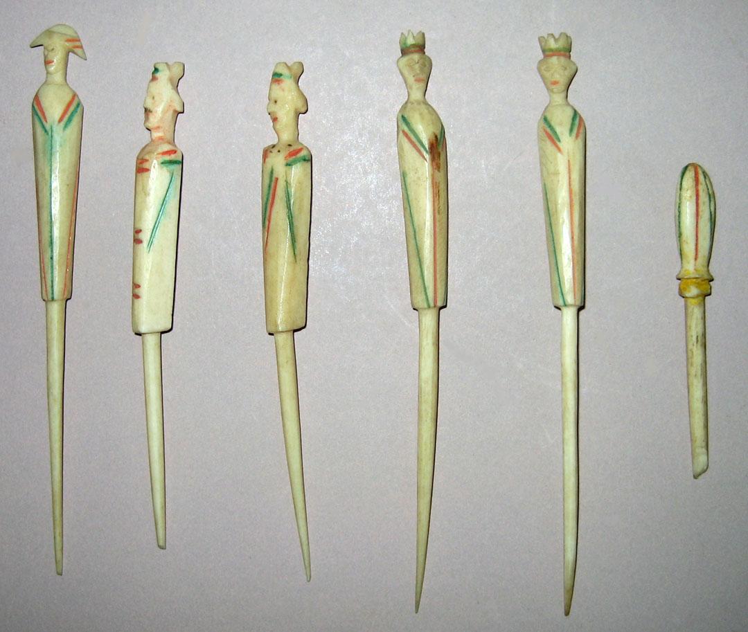 1969.0531.003-.007, .011 Jackstraw pieces