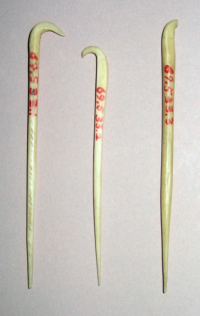 1969.0533.001-.003 Jackstraw hooks