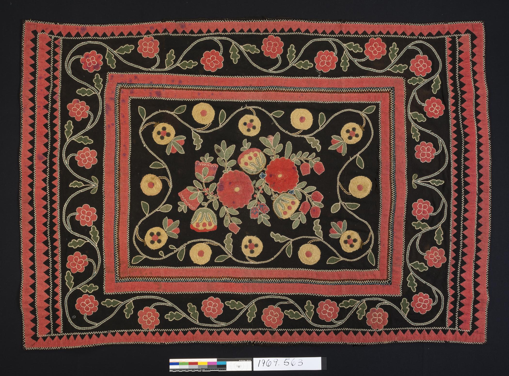 1969.0563 Table cover, view 1