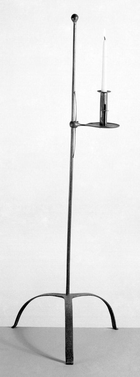 1969.0588 Candlestand