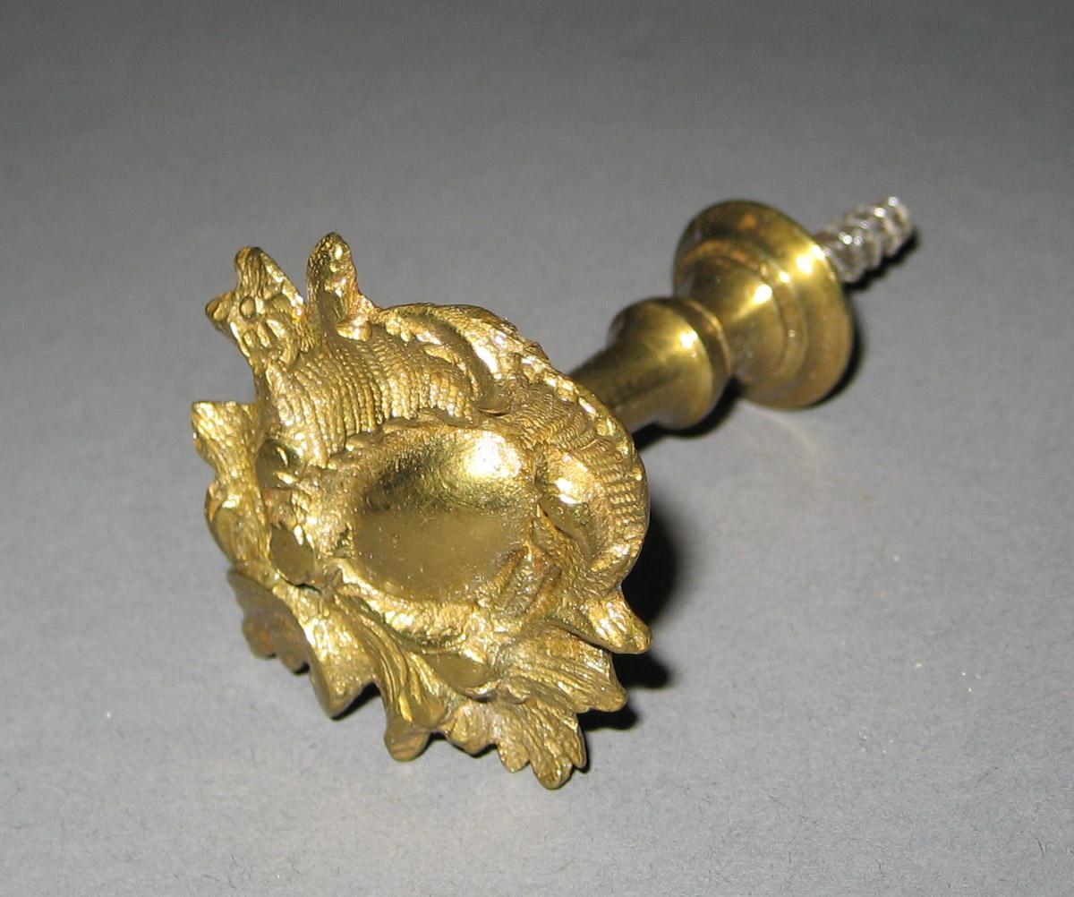 1969.0607.002 Cloak Pin