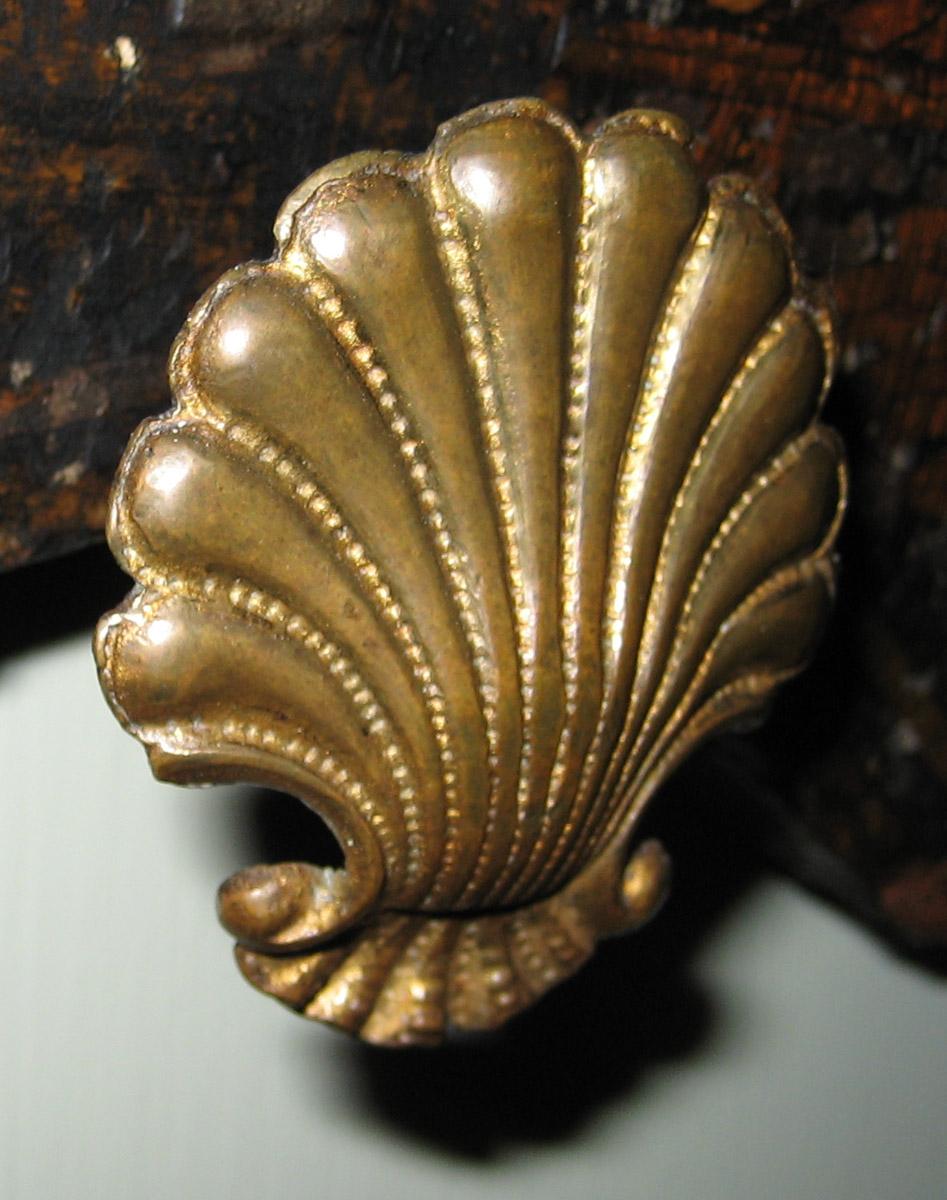 1969.0611.001 Holder