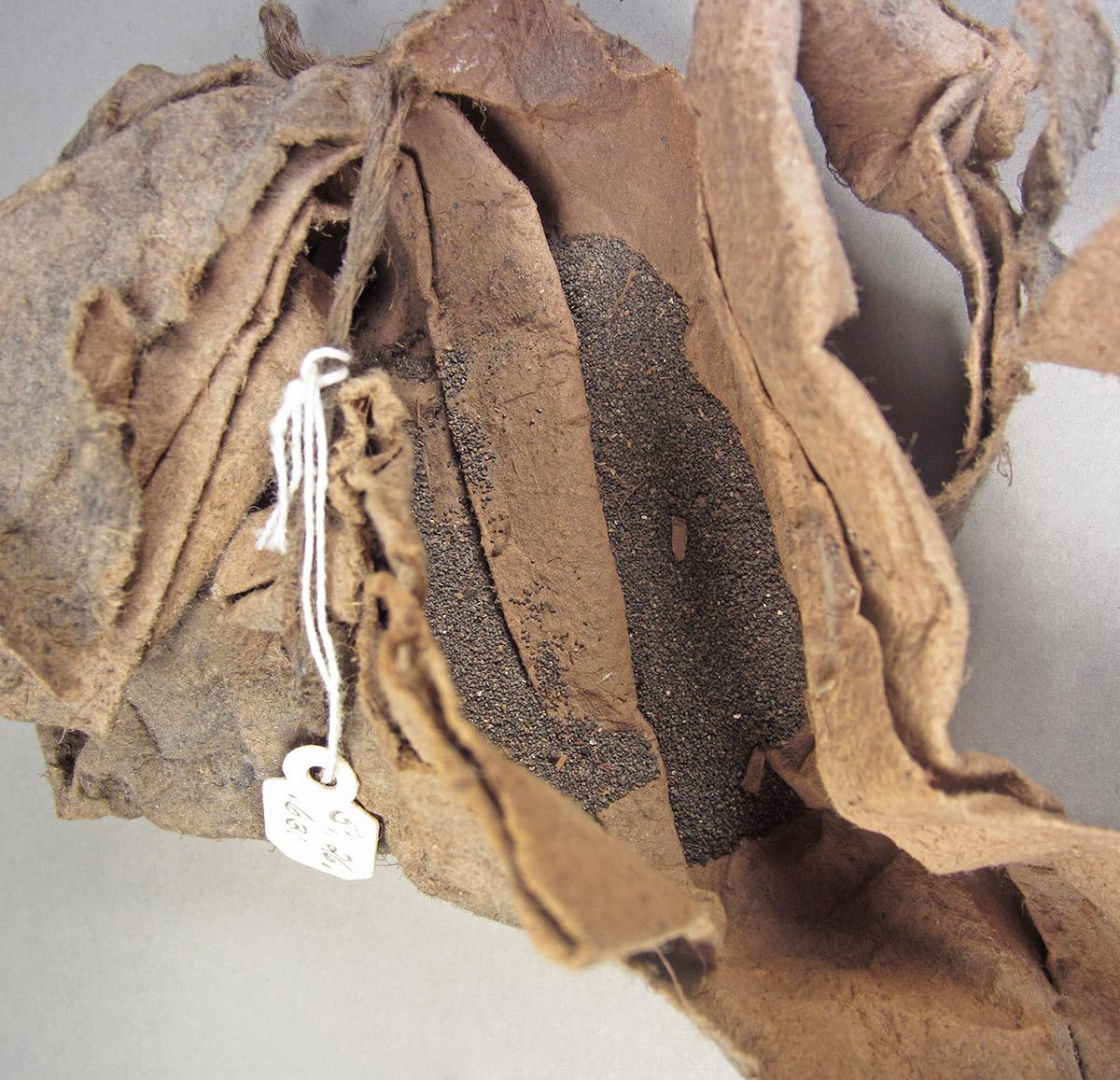 1957.0026.631, Sandpaper, inside