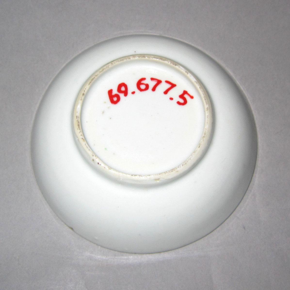 1969.0677.005 Porcelain saucer underside
