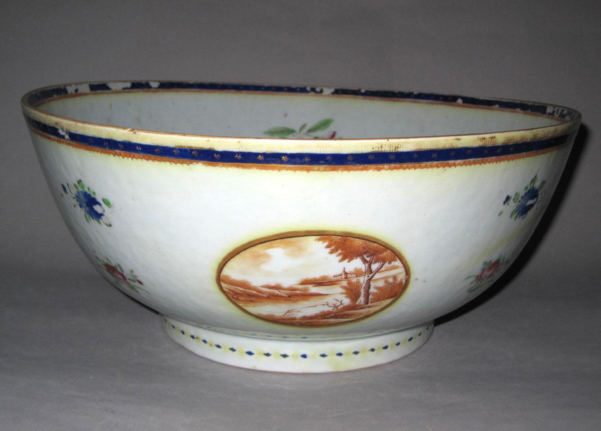 1969.0686 Porcelain bowl face two