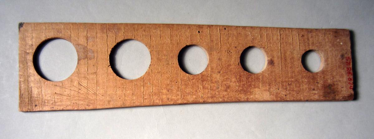 1957.0026.634 Gauge, View 2