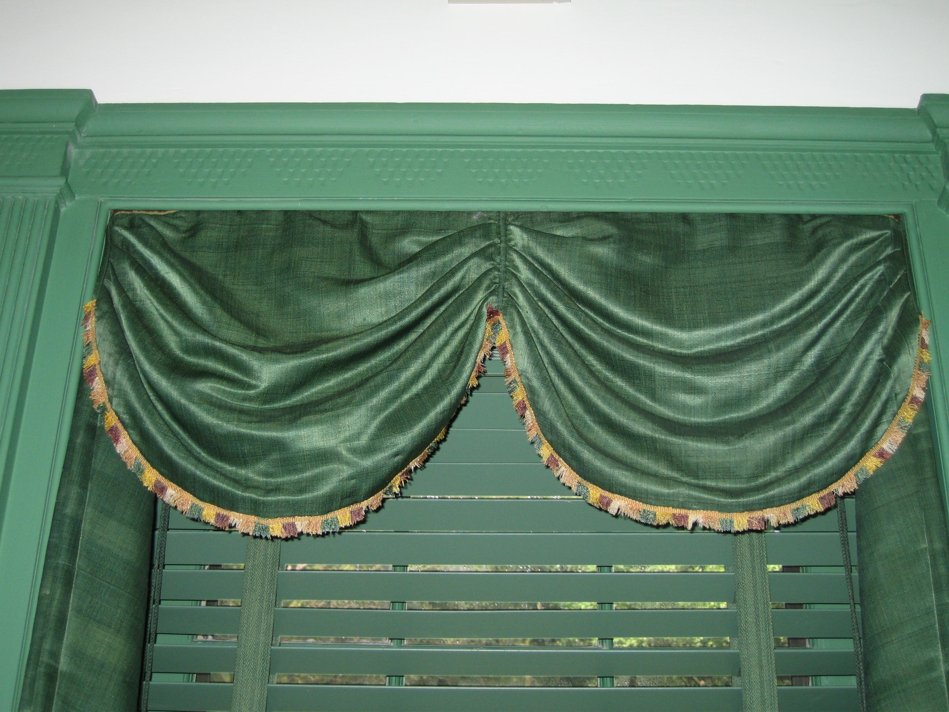 Library Cross Hall N WN valance