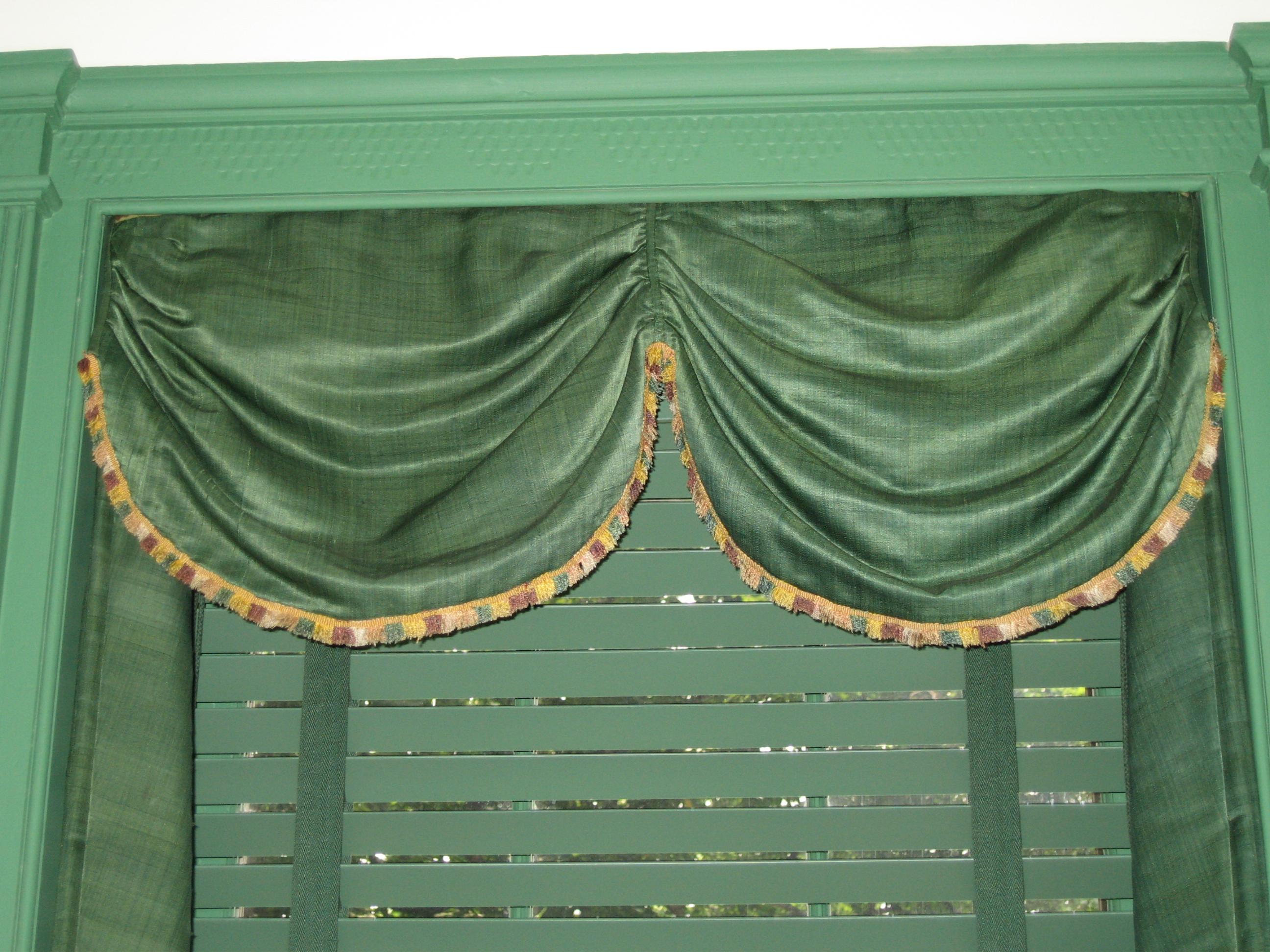 Library Cross Hall S WN valance