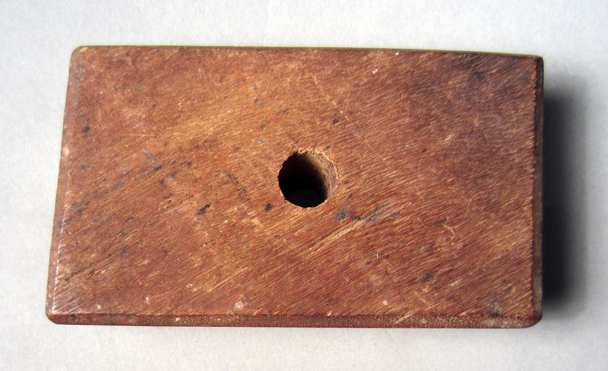 1957.0026.645 Gauge, View 2