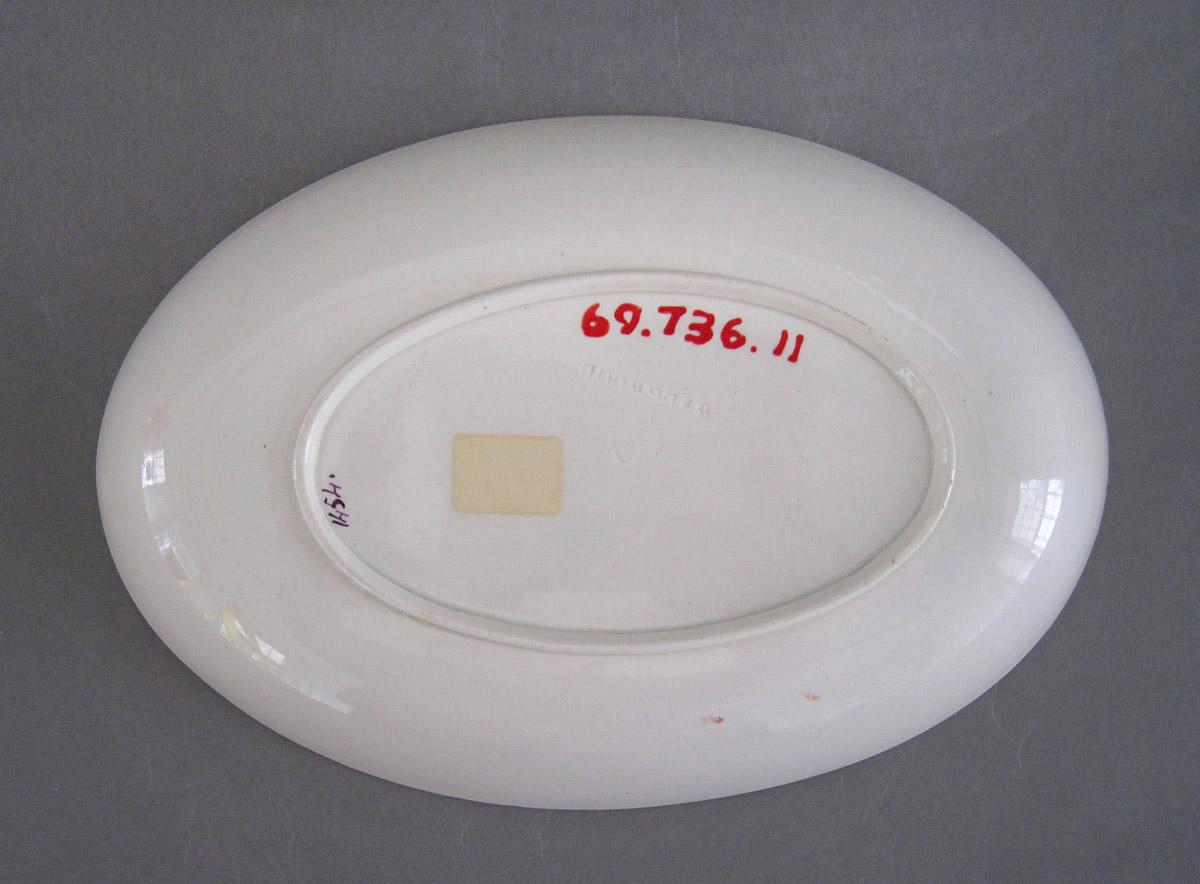 1969.0736.011 Dish, view 2