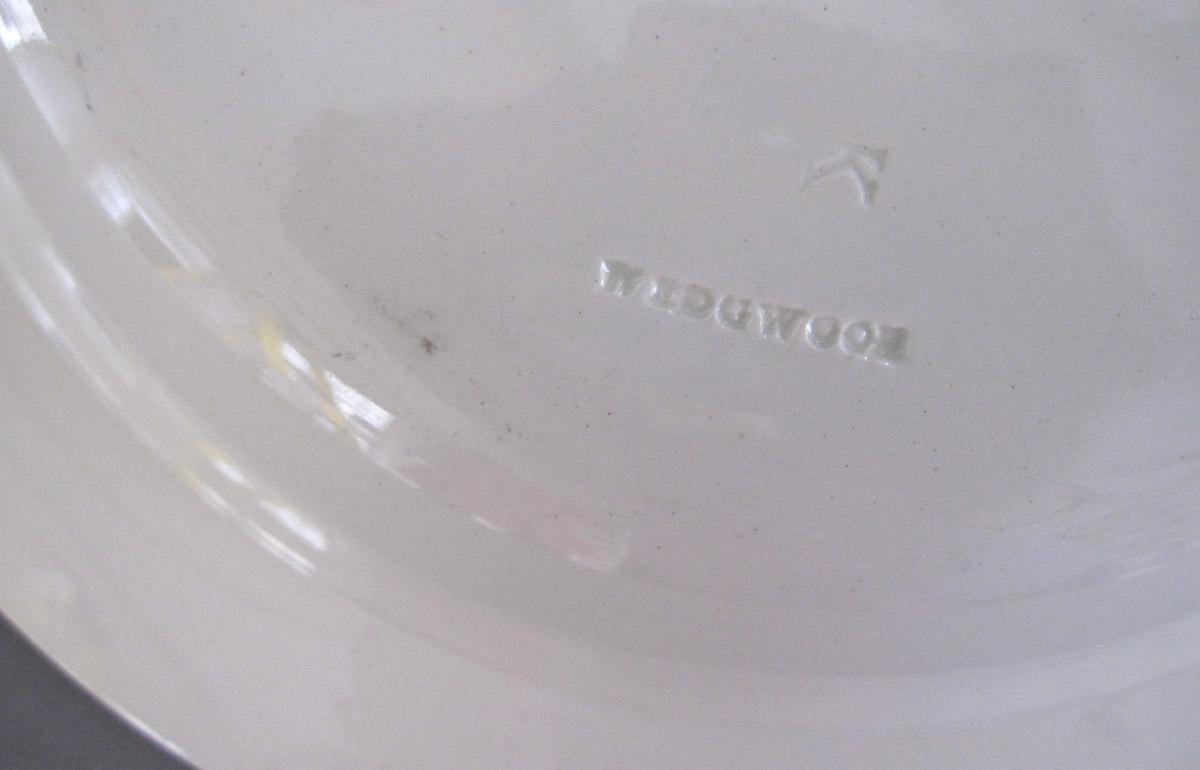 1969.0736.016 Plate or bowl, mark