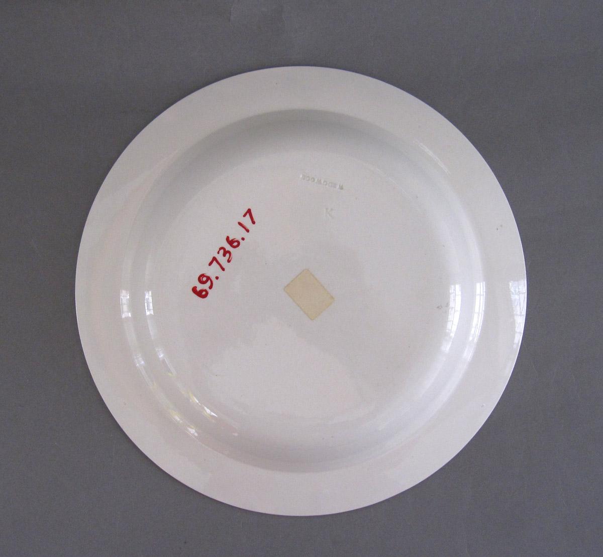 1969.0736.017 Plate or bowl, view 2