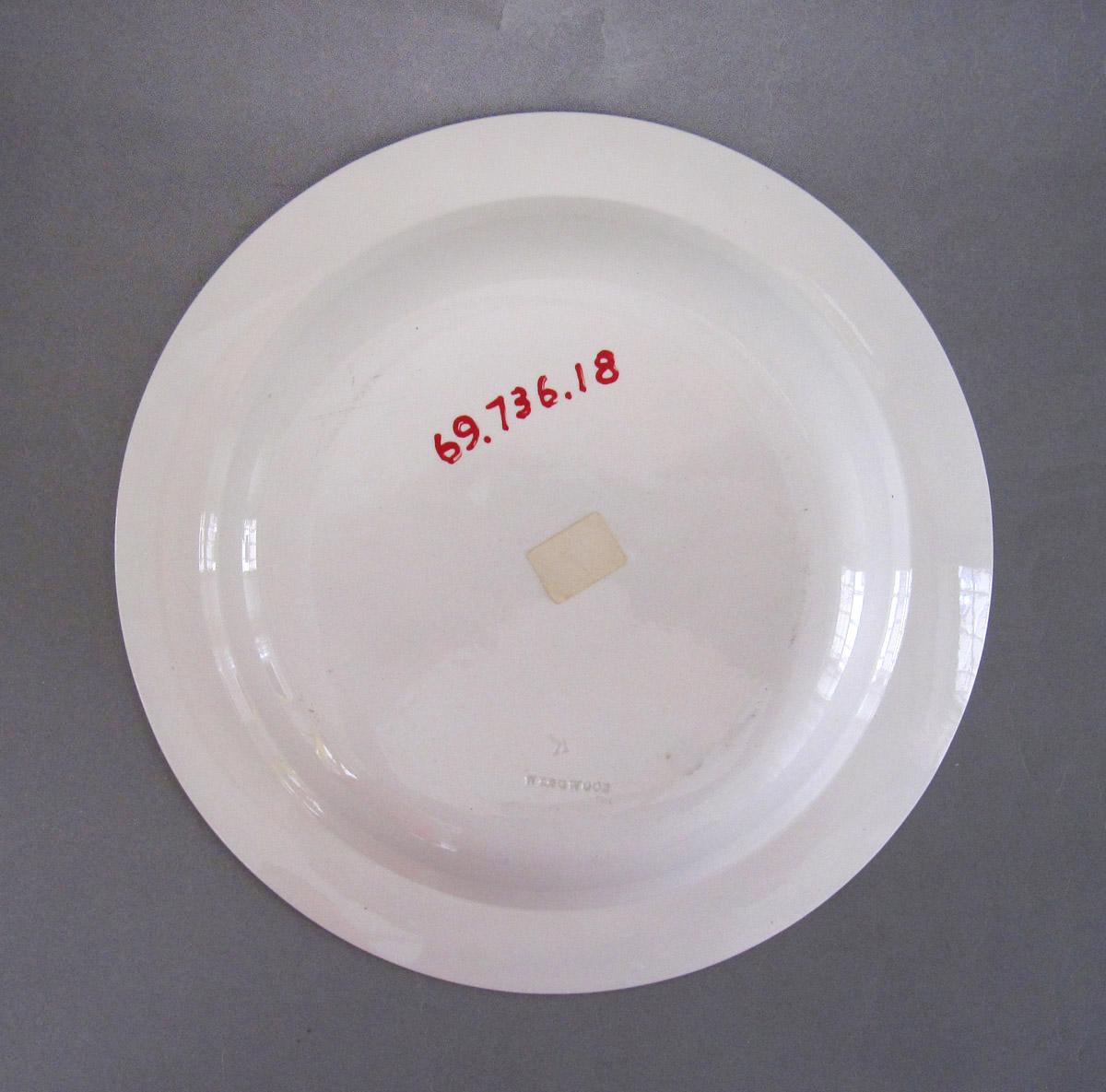 1969.0736.018 Plate or bowl, view 2