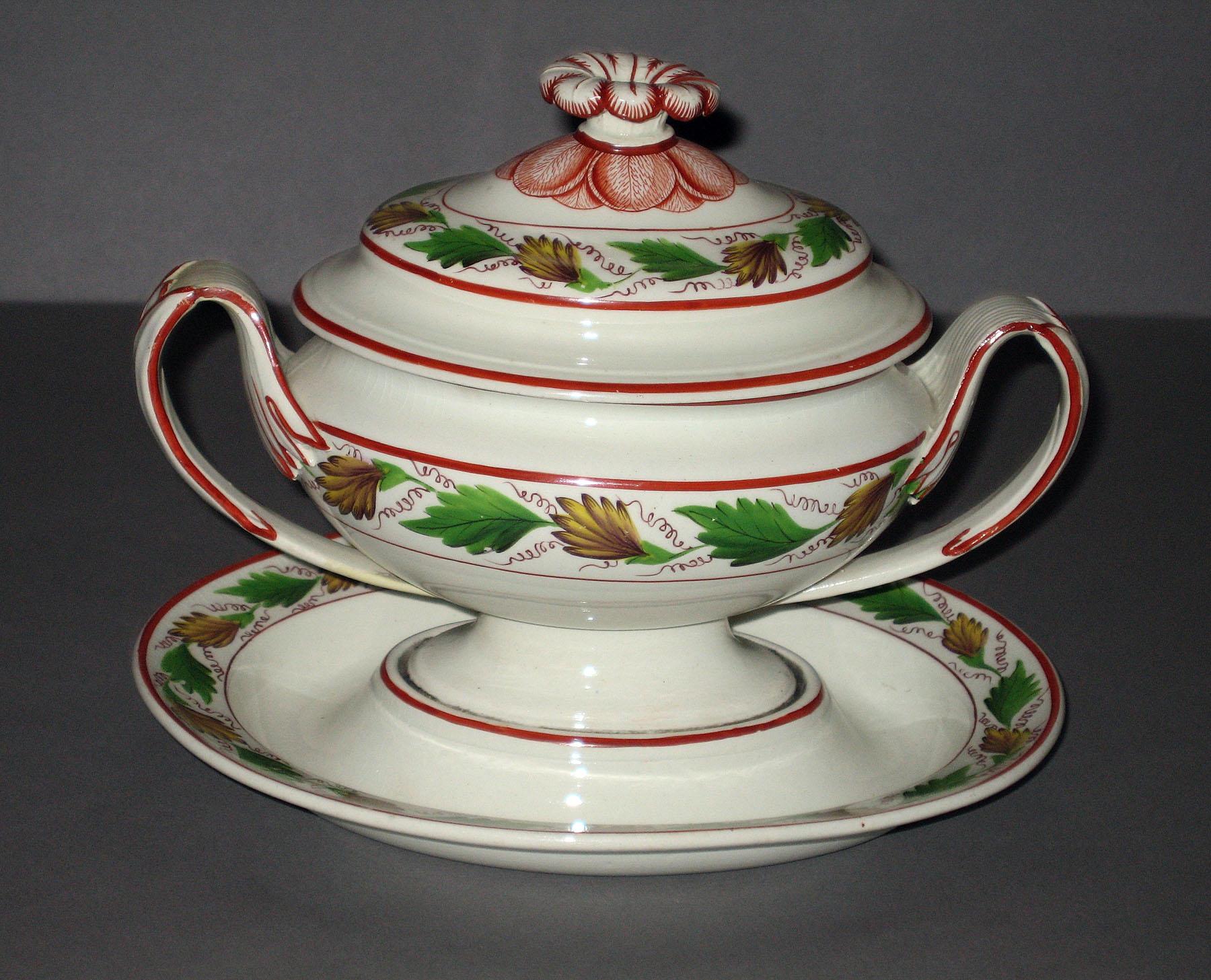1969.0736.026 A Tureen and stand, B Tureen cover