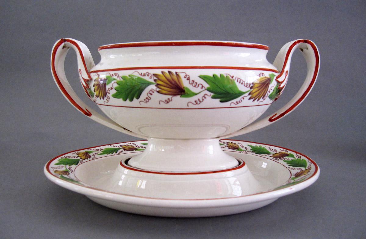 1969.0736.027 A Tureen and stand