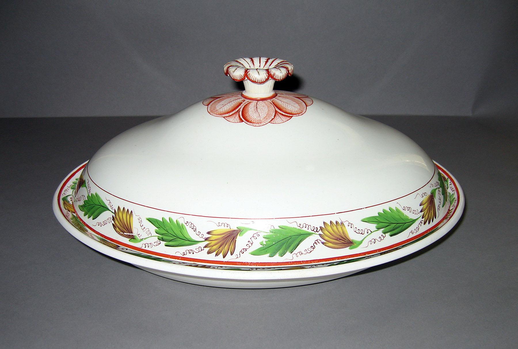 1969.0736.028 A, B Dish and cover