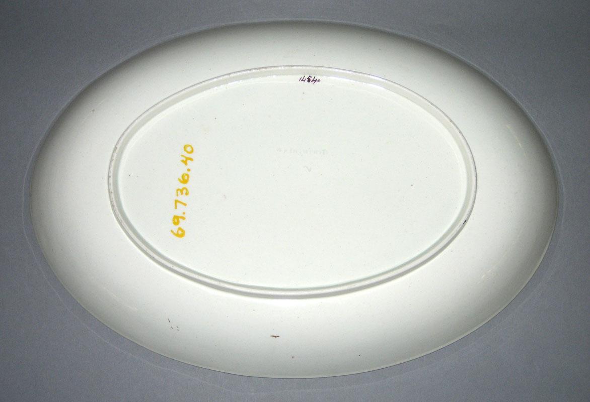 1969.0736.040 Dish underside