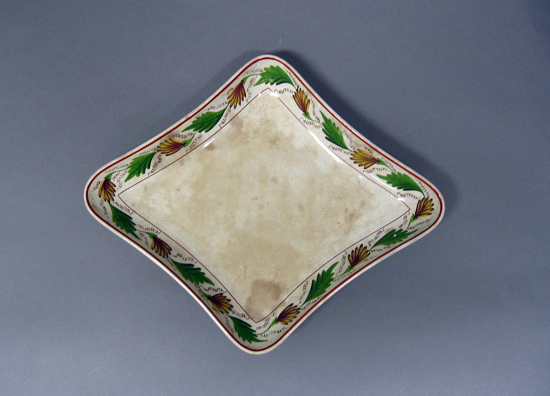 1969.0736.062 Dish