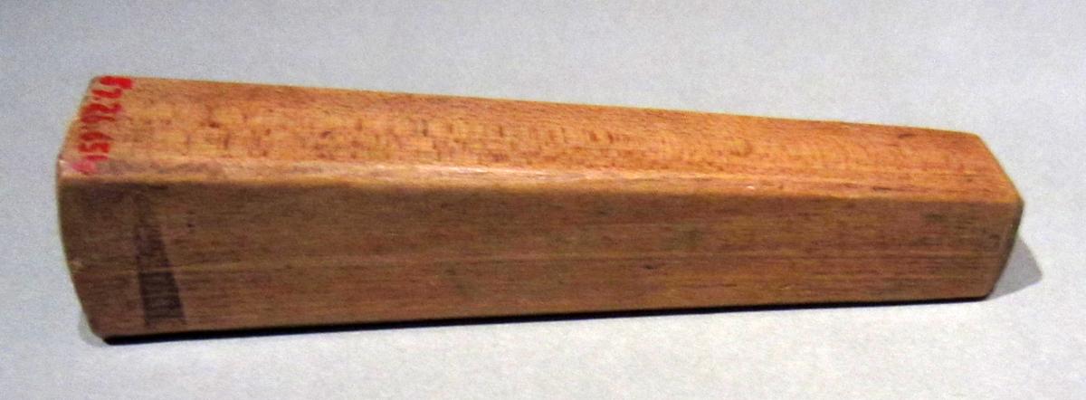 1957.0026.654 Tool handle, View 1