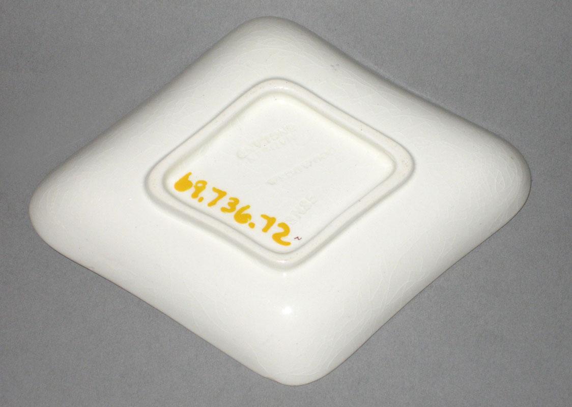 1969.0736.072 Dish underside